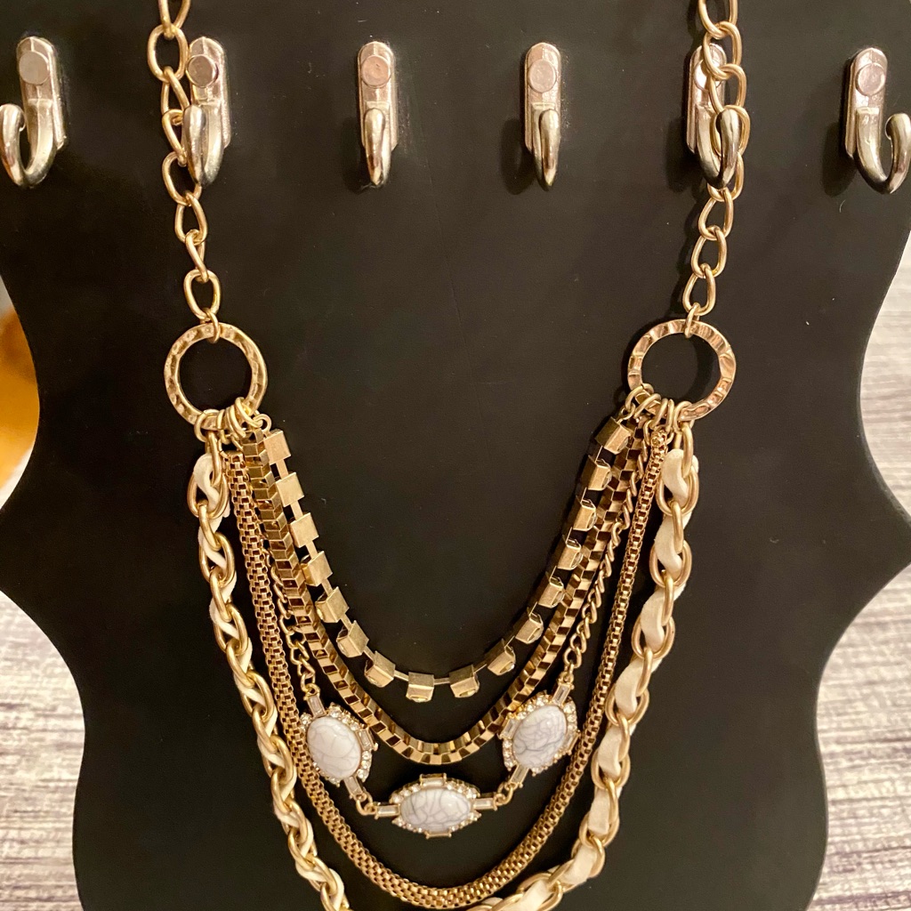 5 Layer Gold Necklace Chain And Beads 12$